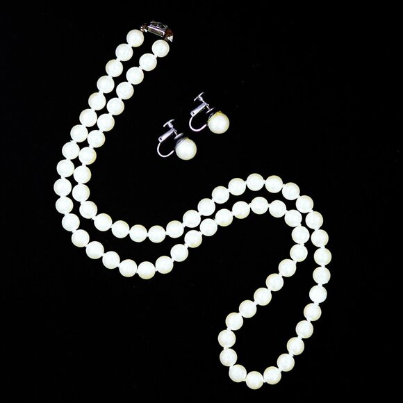 Vintage Faux Pearl Necklace & Clip-On Earrings Set  Mid-Century Jewelry - Picture 2 of 7
